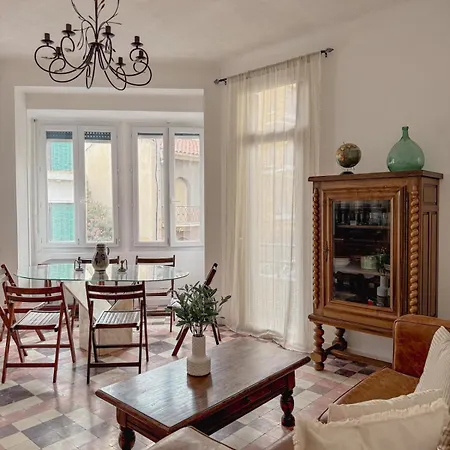 Appartamento T4 Lumineux Au Charme Authentique, Centre-ville *